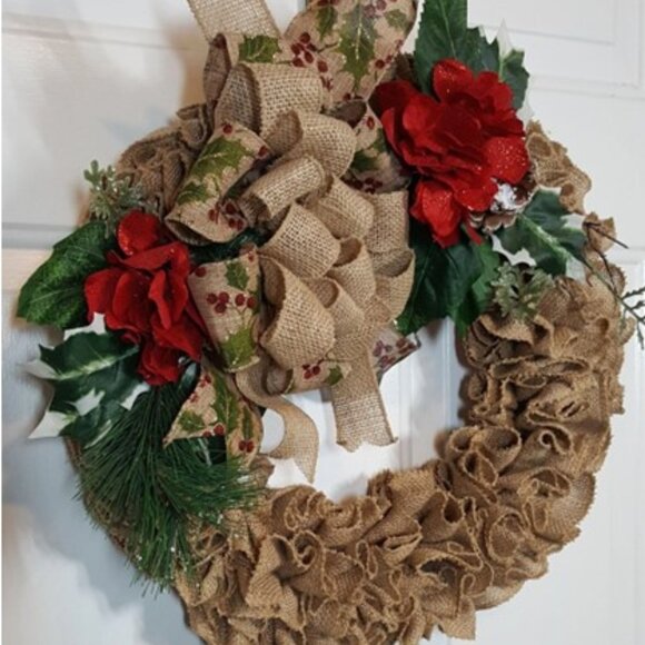 Winter Christmas Burlap Wreath w/Red Hydrangea & Holiday Winter Frosted Greenery - Picture 6 of 9